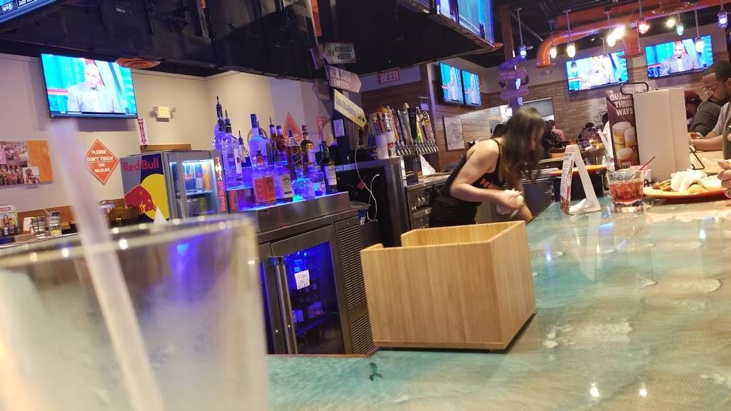 Hooters of Memphis Southeast | meal takeaway | 7535 Winchester Rd, Memphis, TN 38125, USA | 9016248262 OR +1 901-624-8262