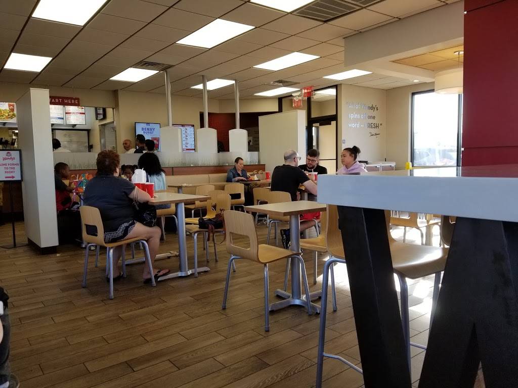 Wendys | restaurant | 26 Richmond Hill Rd, Staten Island, NY 10314, USA | 7187613950 OR +1 718-761-3950