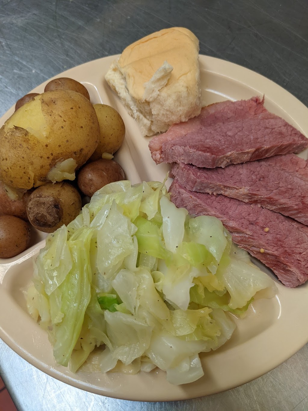 Veterans of Foreign Wars | restaurant | 1303 E Main St, Urbana, IL 61802, USA | 2173674197 OR +1 217-367-4197