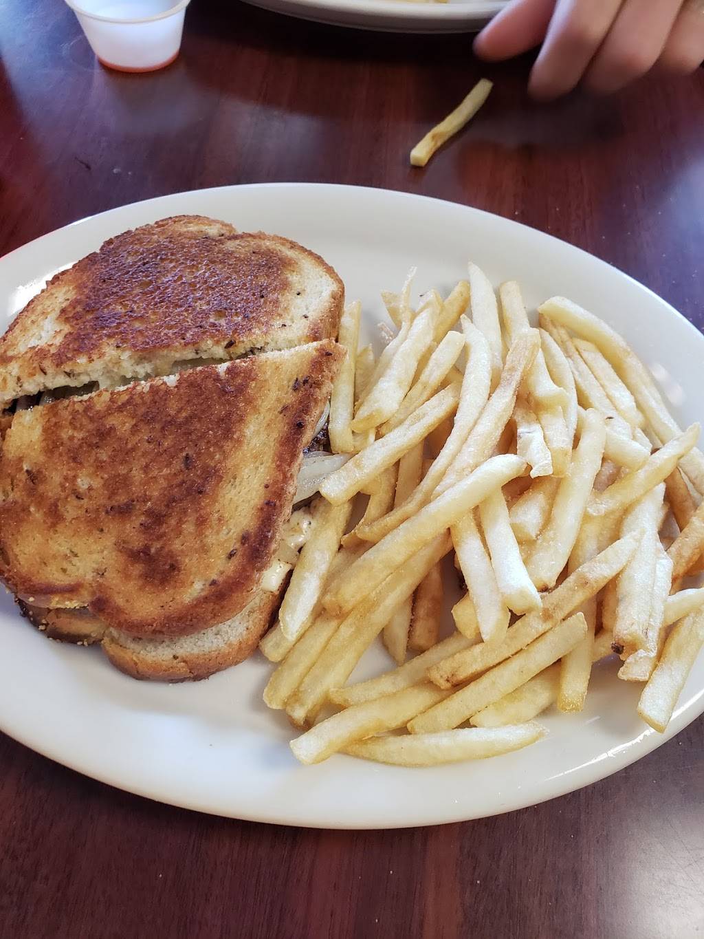 Hugos Family Restaurant | restaurant | 543 W Main St, Jenks, OK 74037, USA | 9182984483 OR +1 918-298-4483