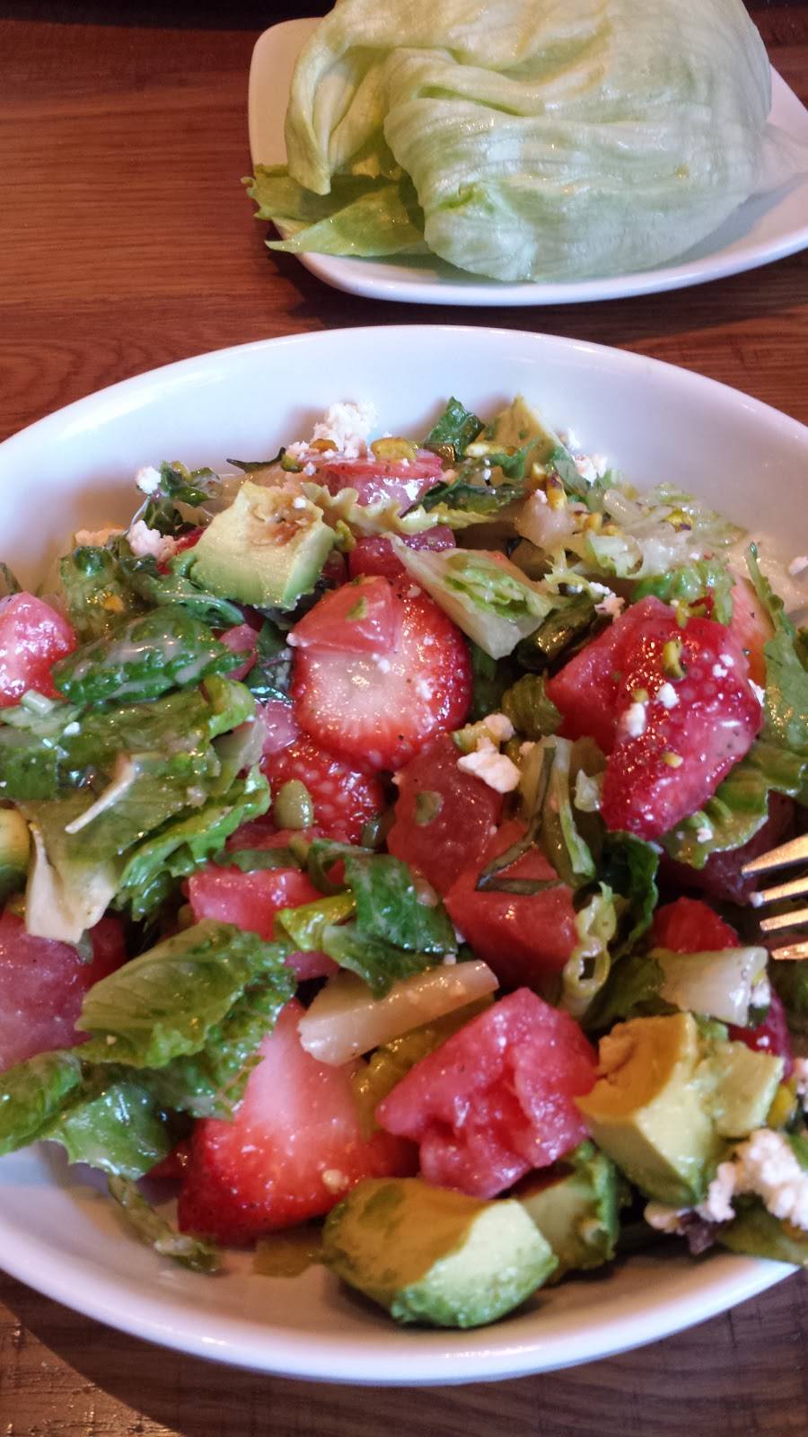 California Pizza Kitchen at Valencia | restaurant | 24061 Newhall Ranch Rd, Valencia, CA 91354, USA | 6612592082 OR +1 661-259-2082