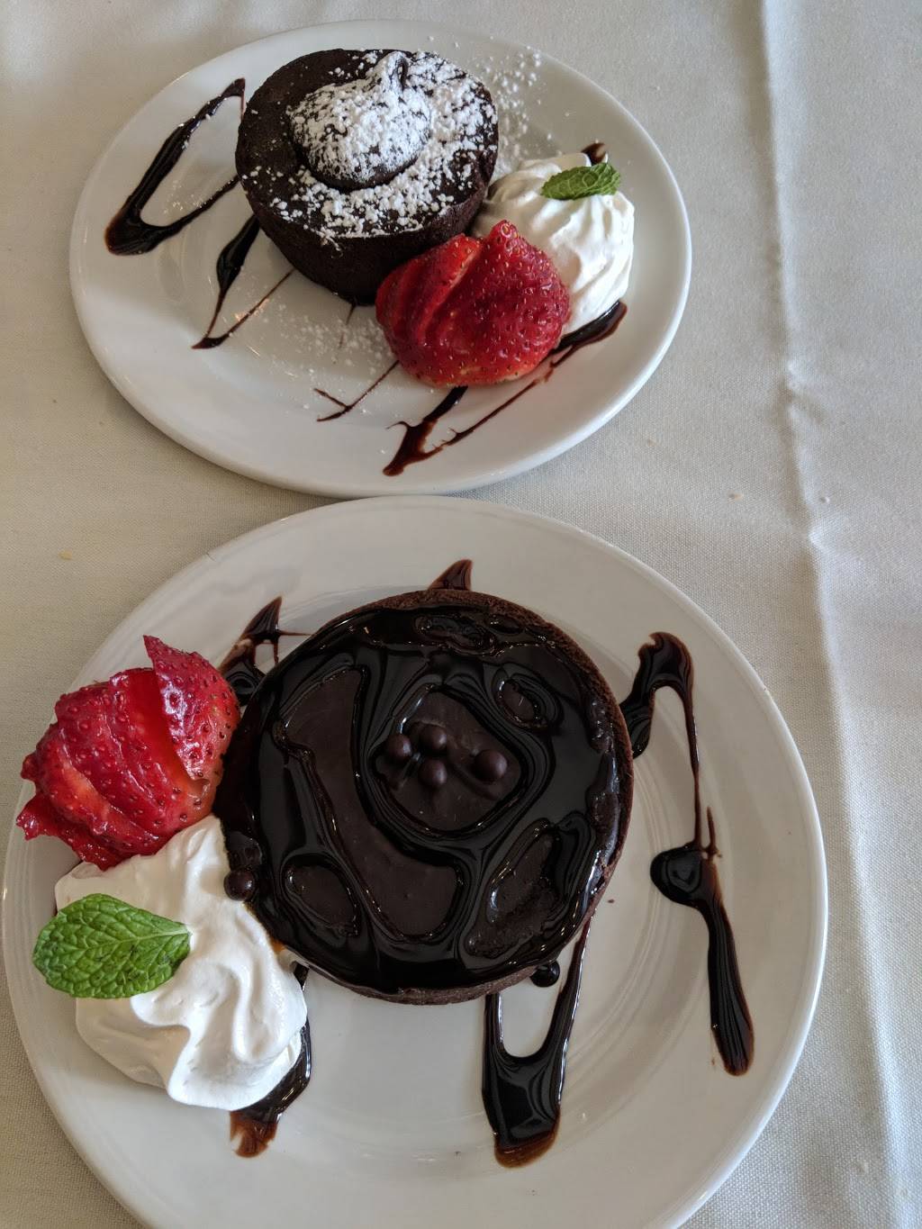 Lafayette House | restaurant | 109 Washington St, Foxborough, MA 02035, USA | 5085435344 OR +1 508-543-5344