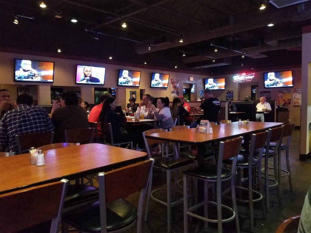 Native Grill & Wings | restaurant | 3100 E Speedway Blvd, Tucson, AZ 85716, USA | 5203253489 OR +1 520-325-3489