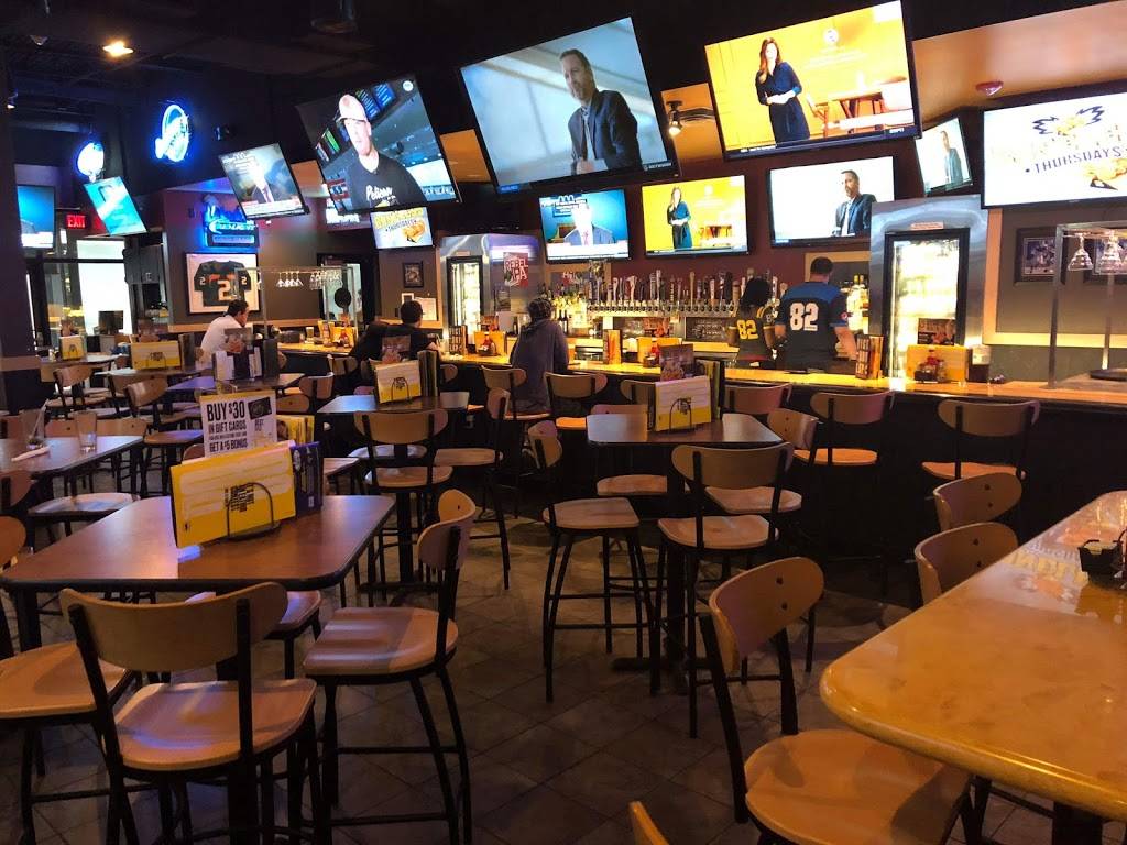 Buffalo Wild Wings | meal takeaway | 18721 Biscayne Blvd, Aventura, FL 33180, USA | 3056929995 OR +1 305-692-9995