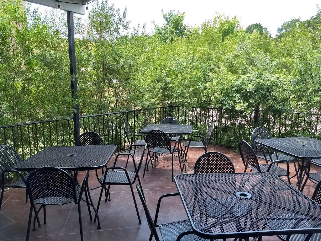 Grit Restaurant | restaurant | 2 Town Square Lane, Taylor, MS 38673, USA | 6626383922 OR +1 662-638-3922