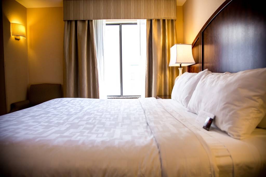 The Plaza Suites Hotel Silicon Valley | restaurant | 3100 Lakeside Dr, Santa Clara, CA 95054, USA | 4087489800 OR +1 408-748-9800