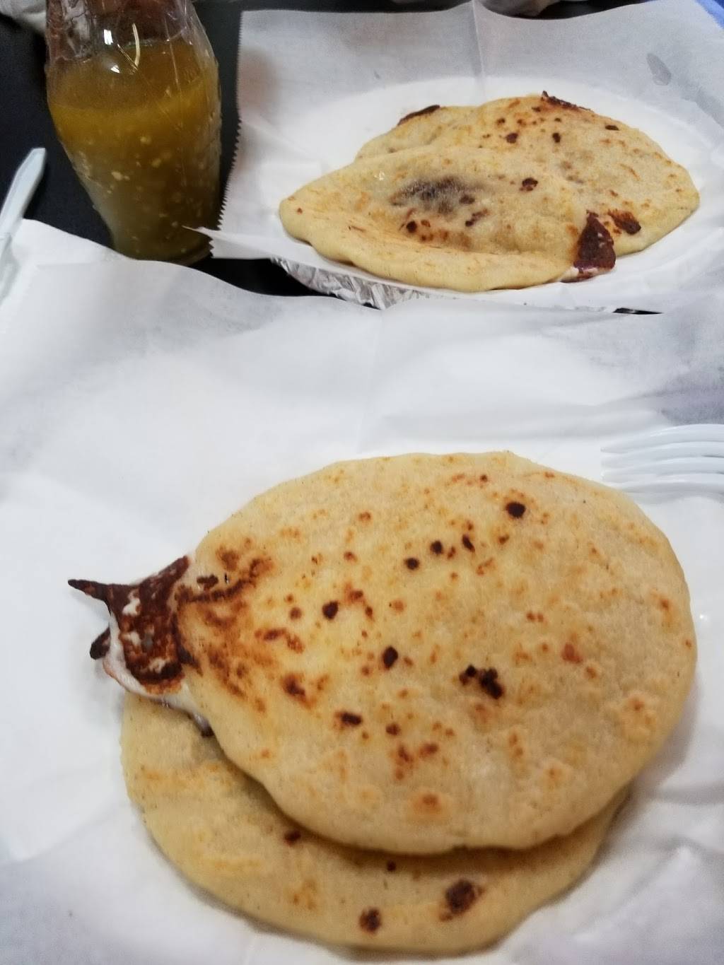 Pupuseria Mercedes Llc | restaurant | 4000 Meadowdale Blvd, Richmond, VA 23234, USA | 8046127456 OR +1 804-612-7456