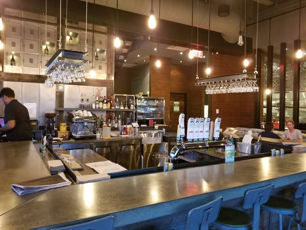 Chez Victor | restaurant | 2600 Avenue du Bourg-Royal, Québec, QC G1C 5S7, Canada | 4186612510 OR +1 418-661-2510