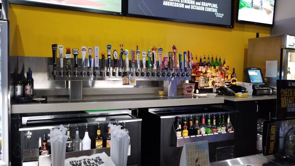 Buffalo Wild Wings | restaurant | 1986 Middle Country Rd, Centereach, NY 11720, USA | 6317379464 OR +1 631-737-9464