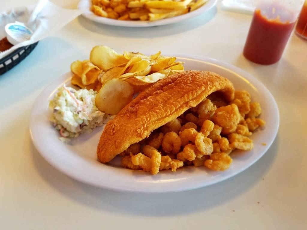 Good Fellas Seafood Hut & Bar | restaurant | 4505 US-17, North Myrtle Beach, SC 29582, USA | 8432723079 OR +1 843-272-3079