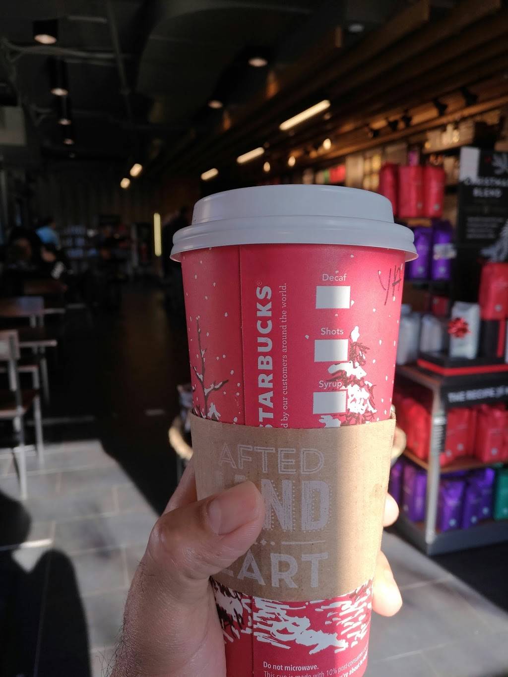 Starbucks | cafe | 2413 Columbia Pike, Arlington, VA 22204, USA | 5712057963 OR +1 571-205-7963