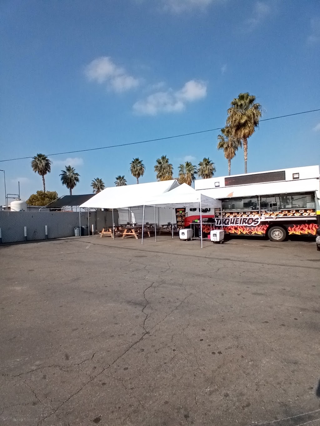 Taqueiros | restaurant | 6401-6499 Colony St, Bakersfield, CA 93304, USA | 6618621256 OR +1 661-862-1256