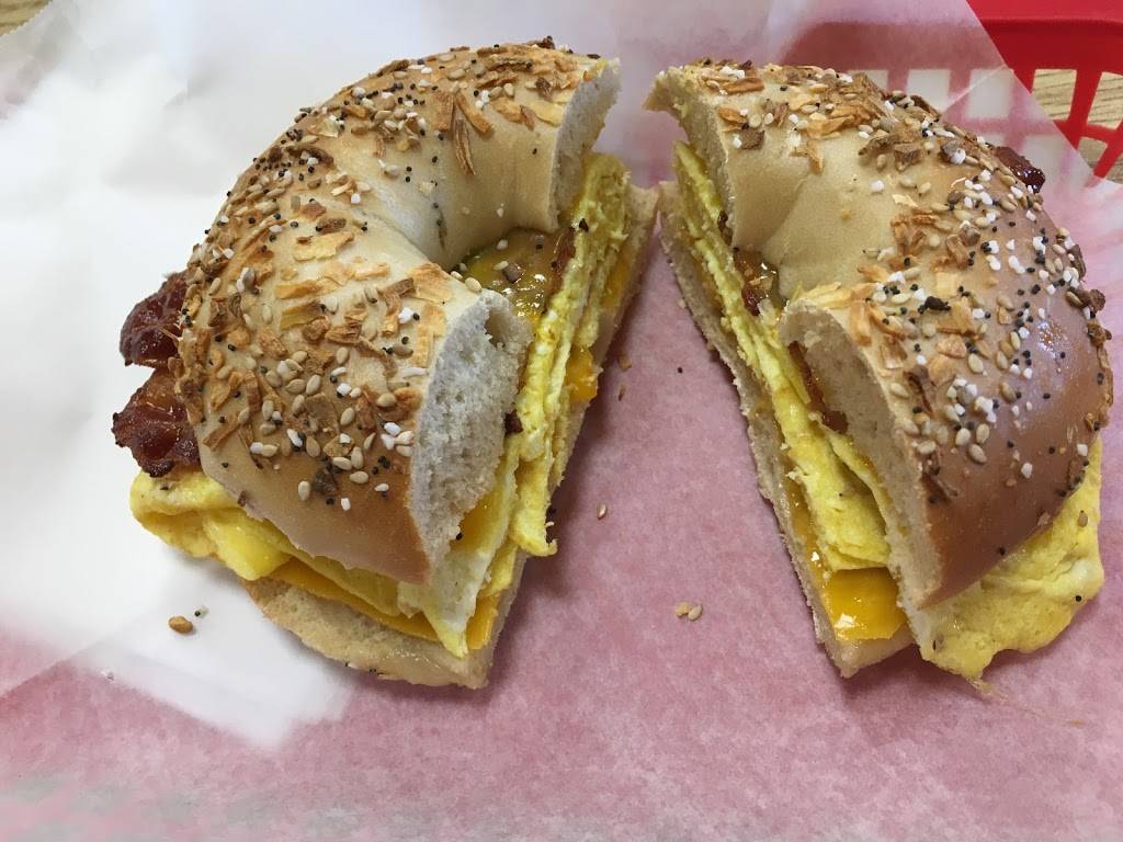 Sidnys Bagels & Deli | restaurant | 11981 Bernardo Plaza Dr, San Diego, CA 92128, USA | 8586741090 OR +1 858-674-1090