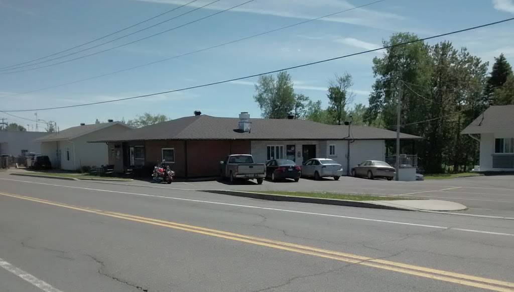 Au Parasol | restaurant | 670 Route Henderson, Saint-Malachie, QC G0R 3N0, Canada | 4186422033 OR +1 418-642-2033