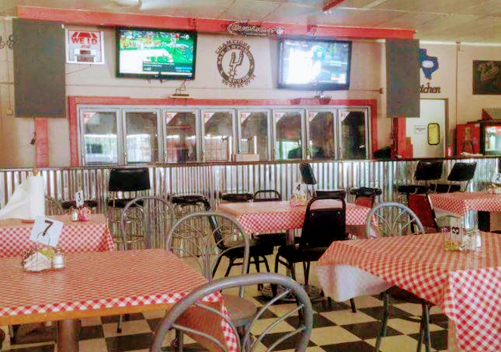 Dianas Burgers | restaurant | 2202 N Zarzamora St, San Antonio, TX 78201, USA | 2102512252 OR +1 210-251-2252