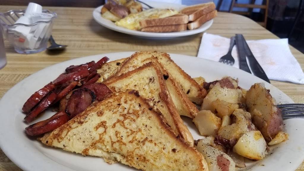 Mels Cafenio | restaurant | 25 Broadway, Newport, RI 02840, USA | 4018496420 OR +1 401-849-6420