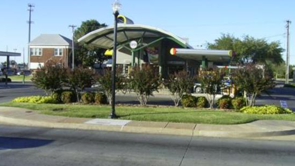 Sonic Drive-In | restaurant | 21 NE 23rd St, Oklahoma City, OK 73105, USA | 4055570330 OR +1 405-557-0330