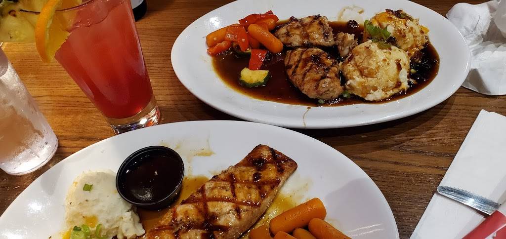 TGI Fridays Restaurant & Sports Bar | restaurant | Lobby Level of the Embassy Suites, 6700 Fallsview Blvd, Niagara Falls, ON L2G 3W6, Canada | 9053568523 OR +1 905-356-8523