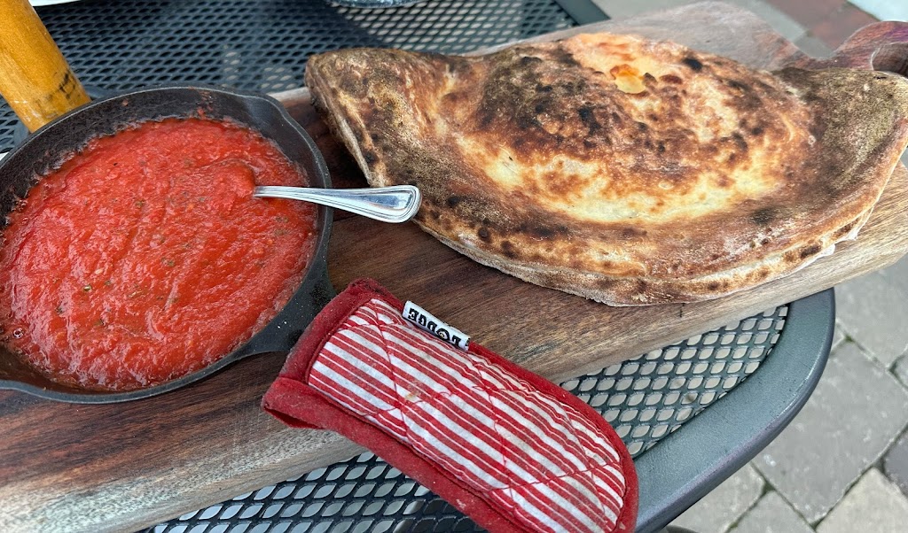 Bellas Wood Fire Pizza | restaurant | 123 S Main St, Algonquin, IL 60102, USA | 8477279490 OR +1 847-727-9490