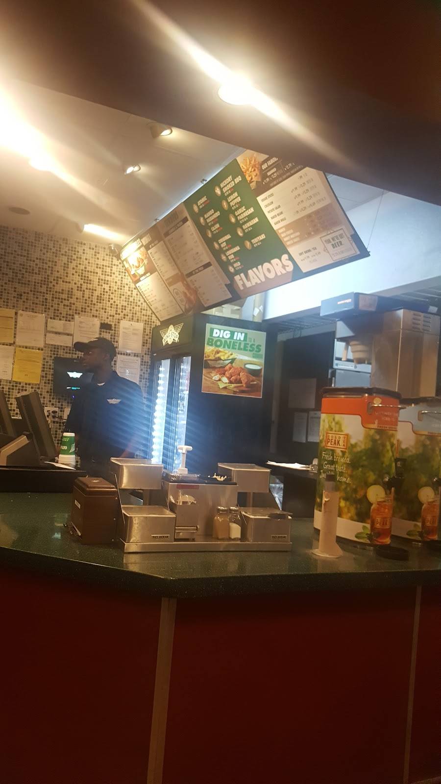 Wingstop | restaurant | 1619 Union Ave, Memphis, TN 38104, USA | 9017265839 OR +1 901-726-5839