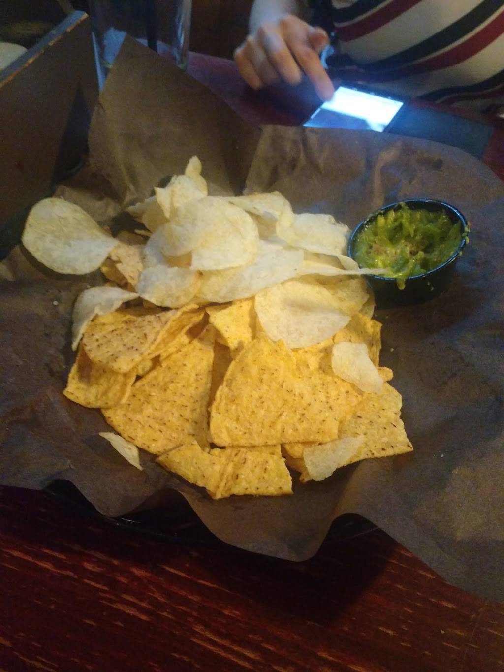 The Queens Pub | restaurant | 87 Union St W, Kingston, ON K7L 2N9, Canada | 6135332740 OR +1 613-533-2740