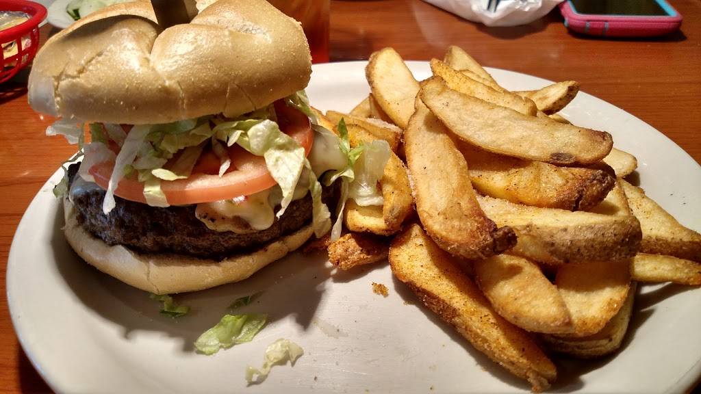 Davids Deli & Restaurant | restaurant | 1984 Eastwood Rd, Wilmington, NC 28403, USA | 9102569070 OR +1 910-256-9070