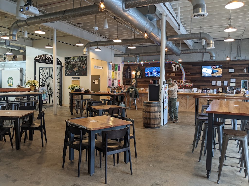 Settle Down Easy Brewing Co. | restaurant | 2822 Fallfax Dr, Falls Church, VA 22042, USA | 7035732011 OR +1 703-573-2011