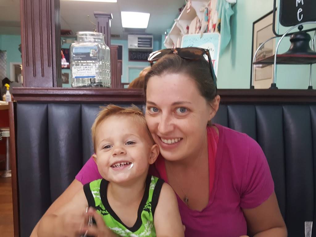 Dashing Diner Uptown | restaurant | 16 S Main St, Johnstown, OH 43031, USA | 7409672710 OR +1 740-967-2710