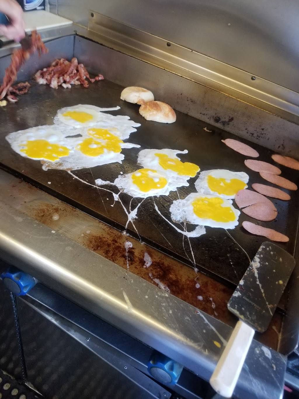 Yankees Lunch Truck | restaurant | 550 E Port St, Newark, NJ 07114, USA | 9734669458 OR +1 973-466-9458