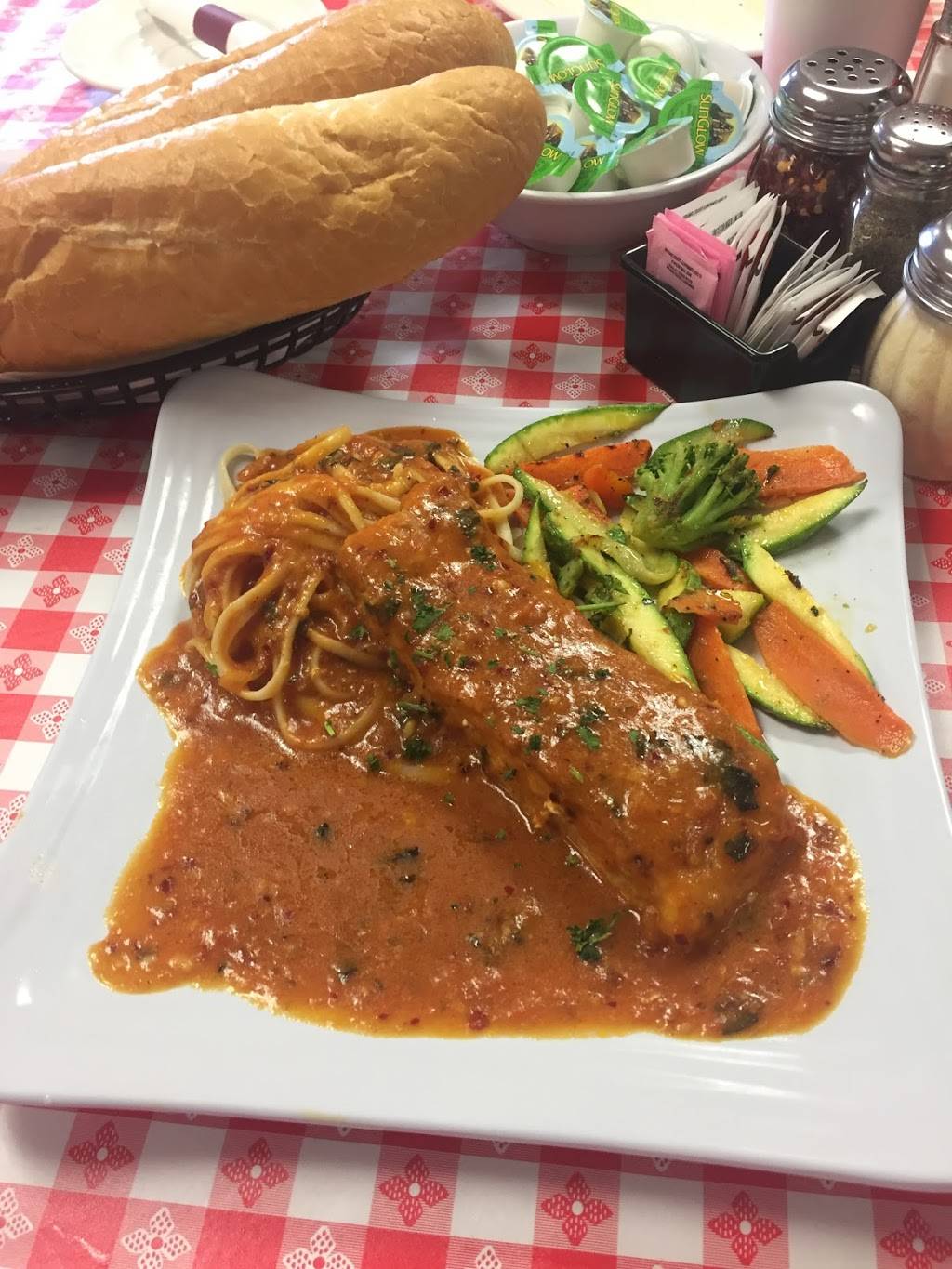 Italianos Restaurant | restaurant | 5442 River Oaks Blvd, River Oaks, TX 76114, USA | 8177207388 OR +1 817-720-7388
