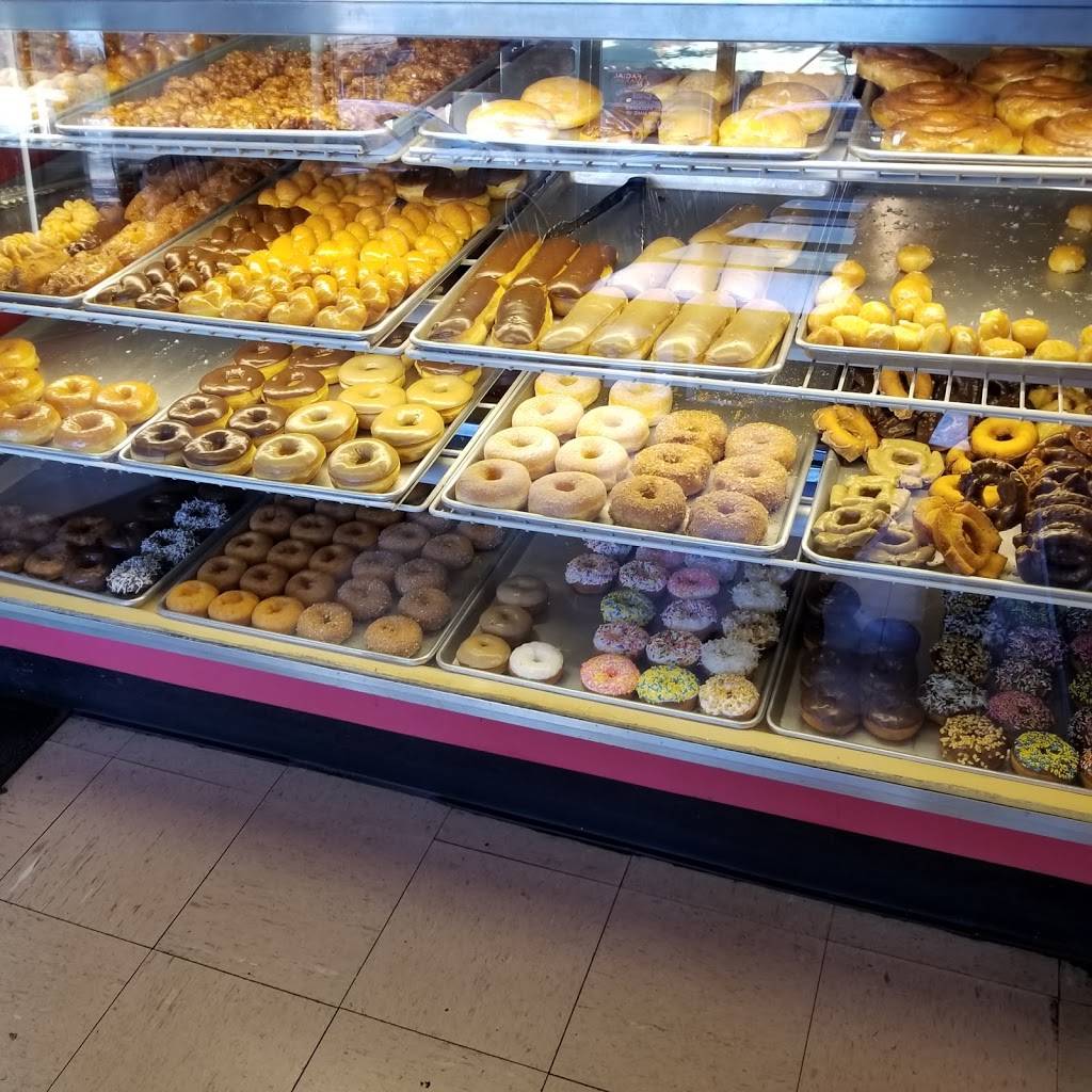 Luckys Donuts | bakery | 565 Dutton Ave, San Leandro, CA 94577, USA | 5106383445 OR +1 510-638-3445