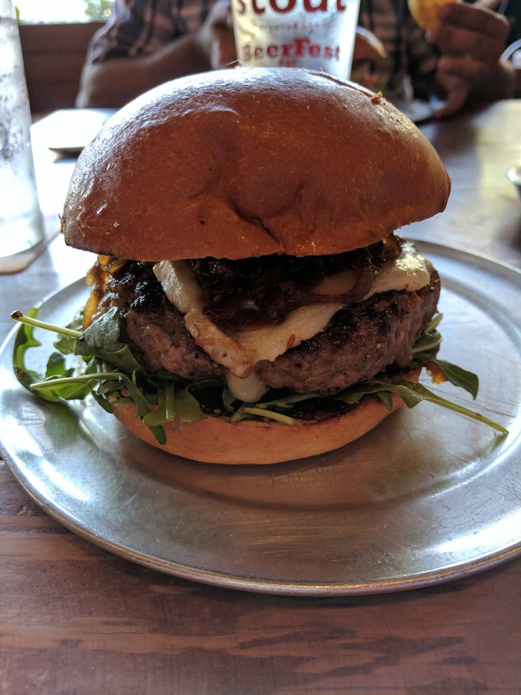 Stout Burgers & Beers | restaurant | 11262 Ventura Blvd, Studio City, CA 91604, USA | 8185050076 OR +1 818-505-0076