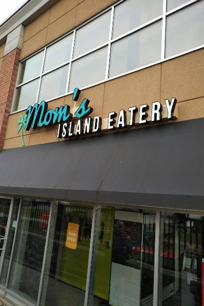 Mom’s Island Eatery | restaurant | 7595 Markham Rd unit 15, Markham, ON L3S 0B6, Canada | 9055545678 OR +1 905-554-5678