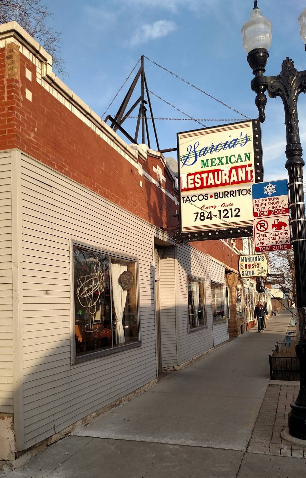 Garcias | restaurant | 1758 W Lawrence Ave, Chicago, IL 60640, USA | 7737841212 OR +1 773-784-1212