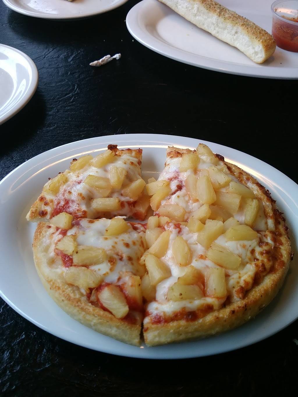 Pizza Hut | meal takeaway | 207 Northside Dr, Bennington, VT 05201, USA | 8024477980 OR +1 802-447-7980