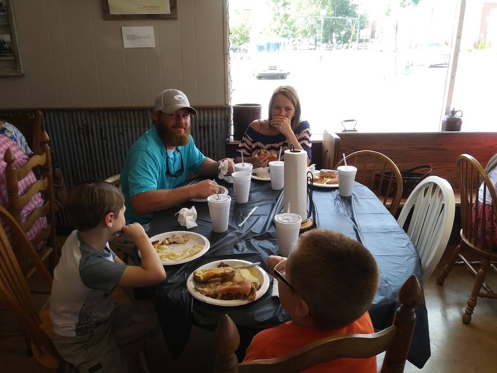 Uncle Billys Downtown Eatery | restaurant | 200 S Market St #4144, Paris, TN 38242, USA | 7314079277 OR +1 731-407-9277