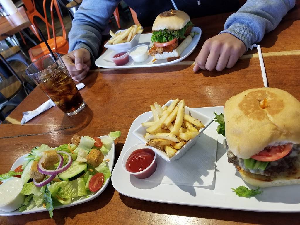 Sauced Wing Bar | restaurant | 215 W Bandera Rd #101, Boerne, TX 78006, USA | 8303314398 OR +1 830-331-4398