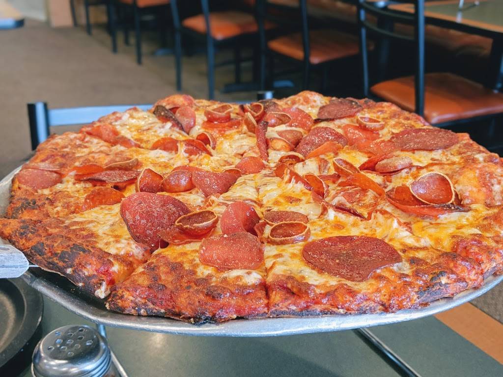 Round Table Pizza | meal delivery | 407 W Foothill Blvd, Glendora, CA 91741, USA | 6269635997 OR +1 626-963-5997