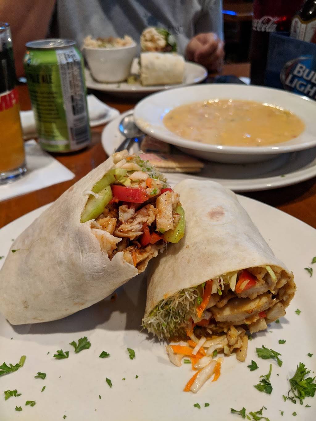 Moes Crosstown Tavern | restaurant | 714 Rutledge Ave, Charleston, SC 29403, USA | 8436410469 OR +1 843-641-0469