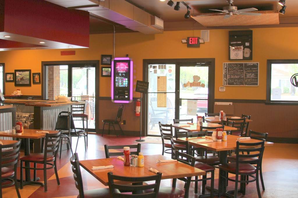 Luckys Burger & Brew | restaurant | 1144 Alpharetta St, Roswell, GA 30075, USA | 7705185695 OR +1 770-518-5695