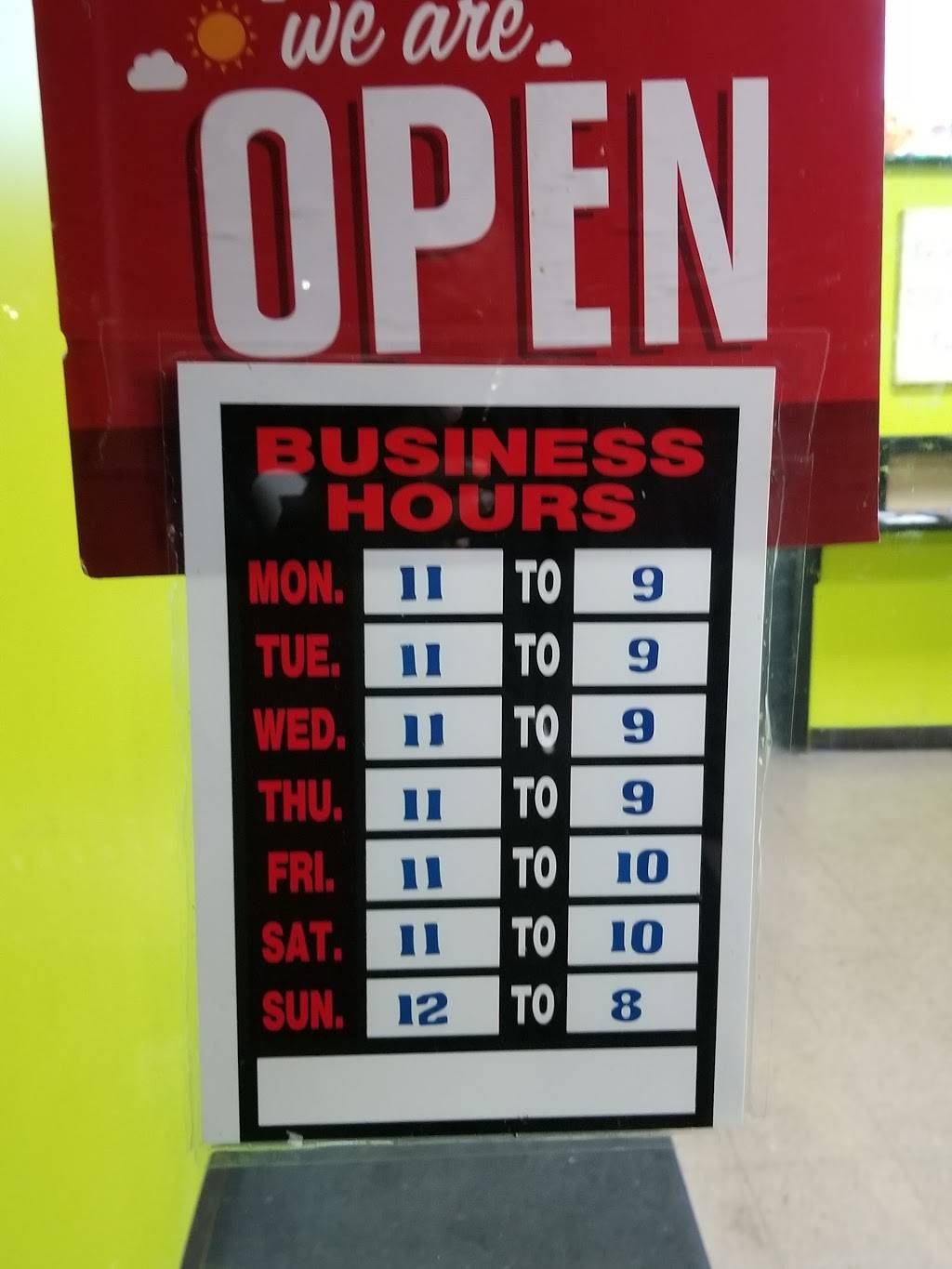 The Banana Leaf | restaurant | 8580 S 88th Ave, Justice, IL 60458, USA | 7083305280 OR +1 708-330-5280