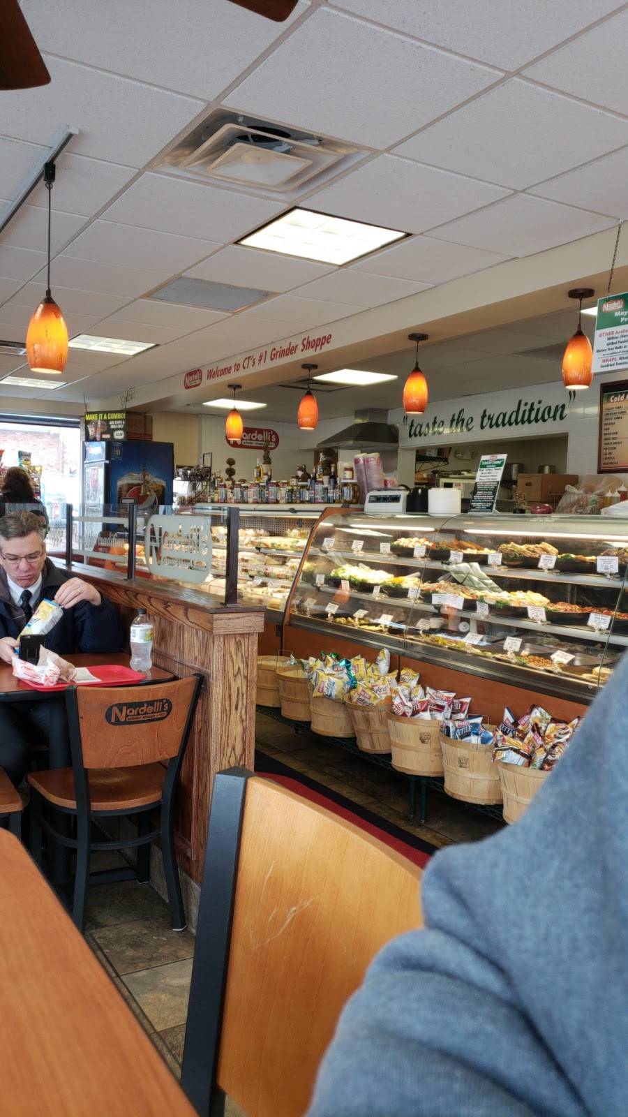 Nardellis Grinder Shoppe | meal takeaway | 896 E Main St, Meriden, CT 06450, USA | 2032351110 OR +1 203-235-1110