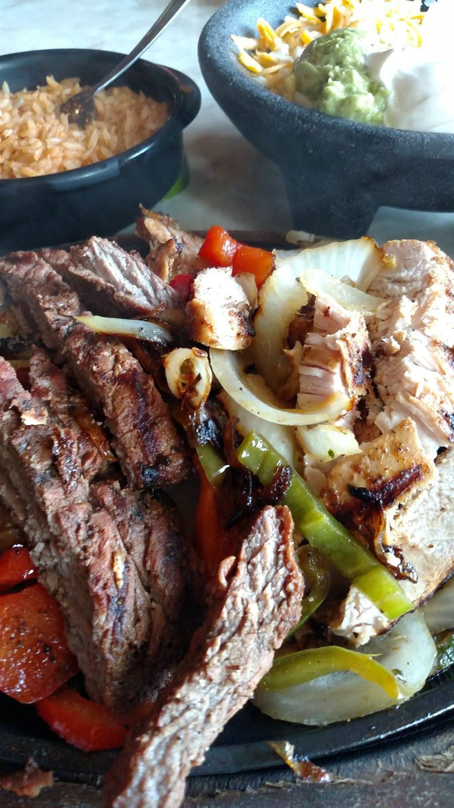 Chilis Grill & Bar | restaurant | 755 NW Broad St, Murfreesboro, TN 37129, USA | 6158672855 OR +1 615-867-2855