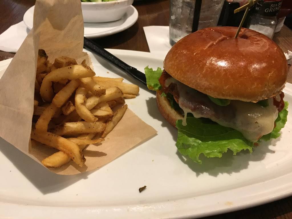 TGI Fridays | restaurant | Dallas-Fort Worth, Intl Airport, Terminal C, Gate 30, Dallas, TX 75261, USA | 9725740420 OR +1 972-574-0420