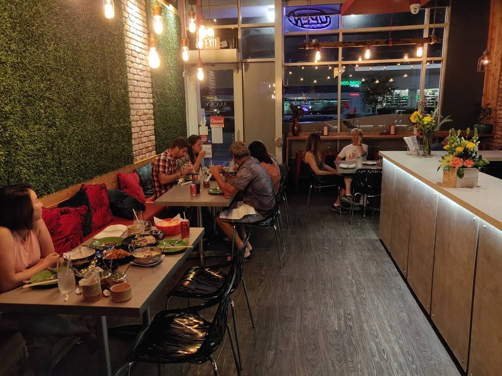 Lucky Thai Food | restaurant | 1570 Alton Rd #C, Miami Beach, FL 33139, USA | 3057638311 OR +1 305-763-8311