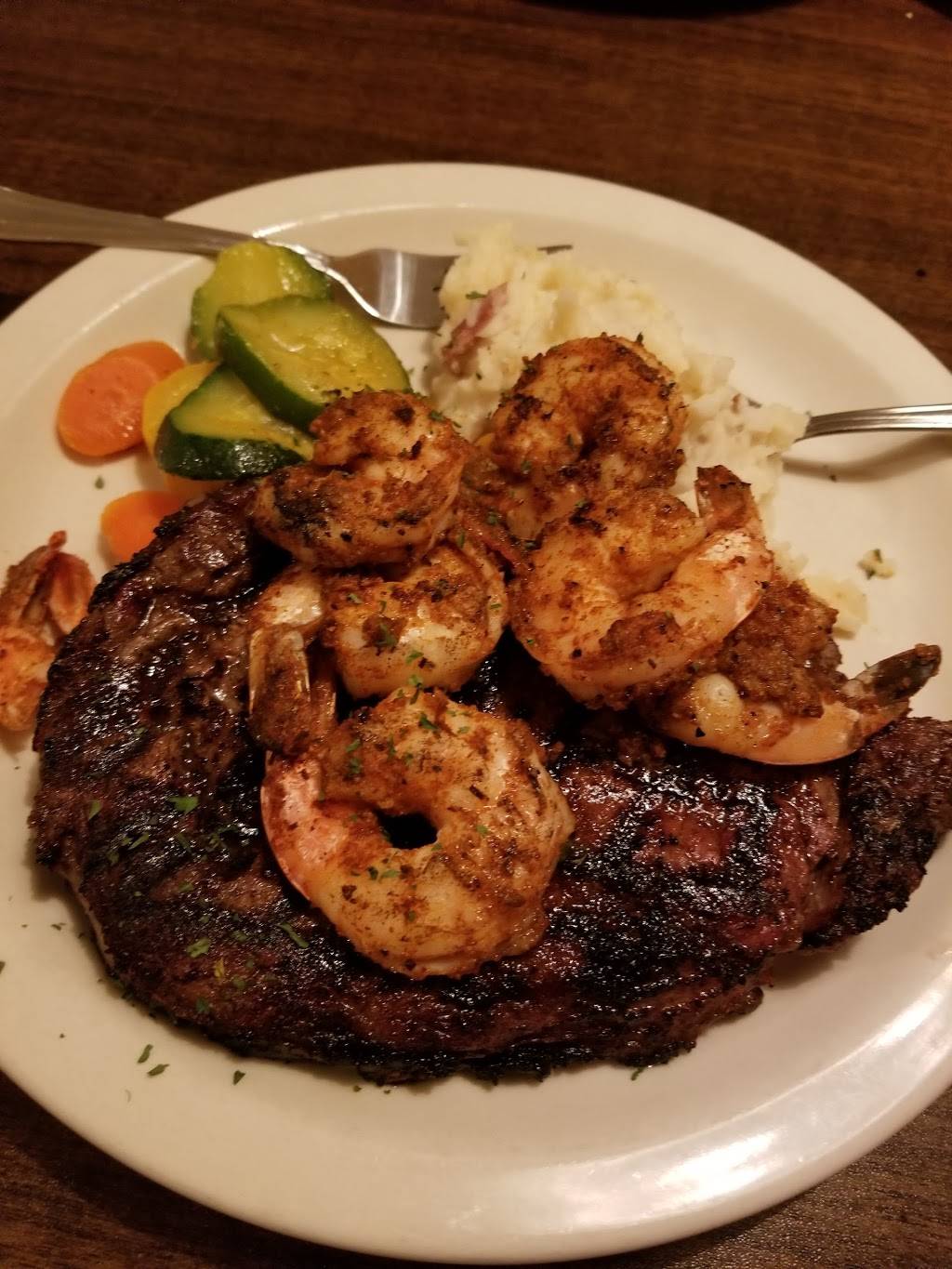 The Brass Lantern Restaurant and Lounge | night club | 79 Chestnut Hill Rd, Crossville, TN 38555, USA | 9314847657 OR +1 931-484-7657