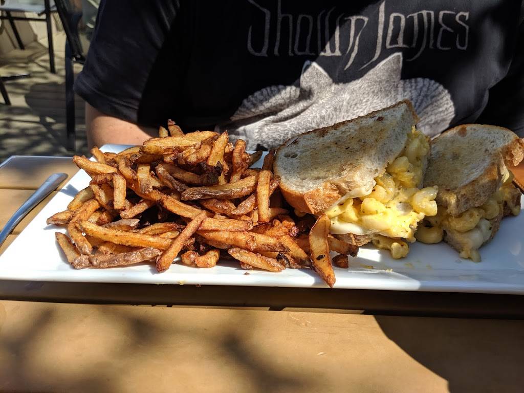 La plank | restaurant | 268 Rue Richelieu, Saint-Jean-sur-Richelieu, QC J3B 6X8, Canada | 5793623332 OR +1 579-362-3332