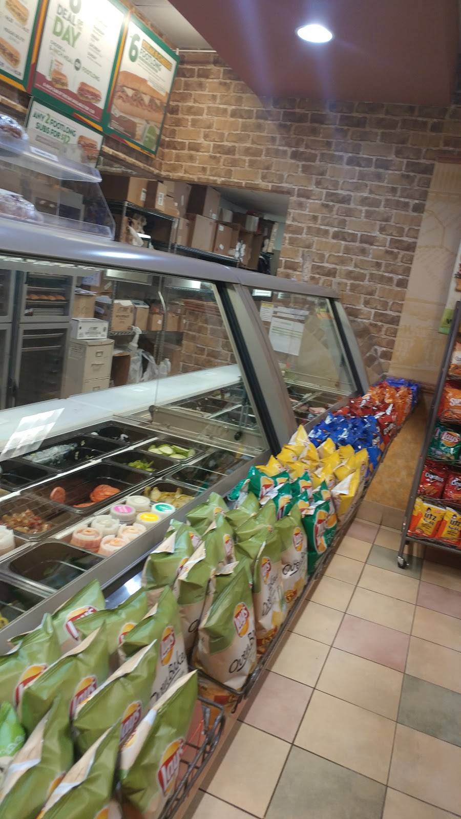 Subway Restaurants | restaurant | 819 Taylor Ave, Suite 7 UL, Loch Raven Plaza Shopping Ctr, Towson, MD 21286, USA | 4108257827 OR +1 410-825-7827