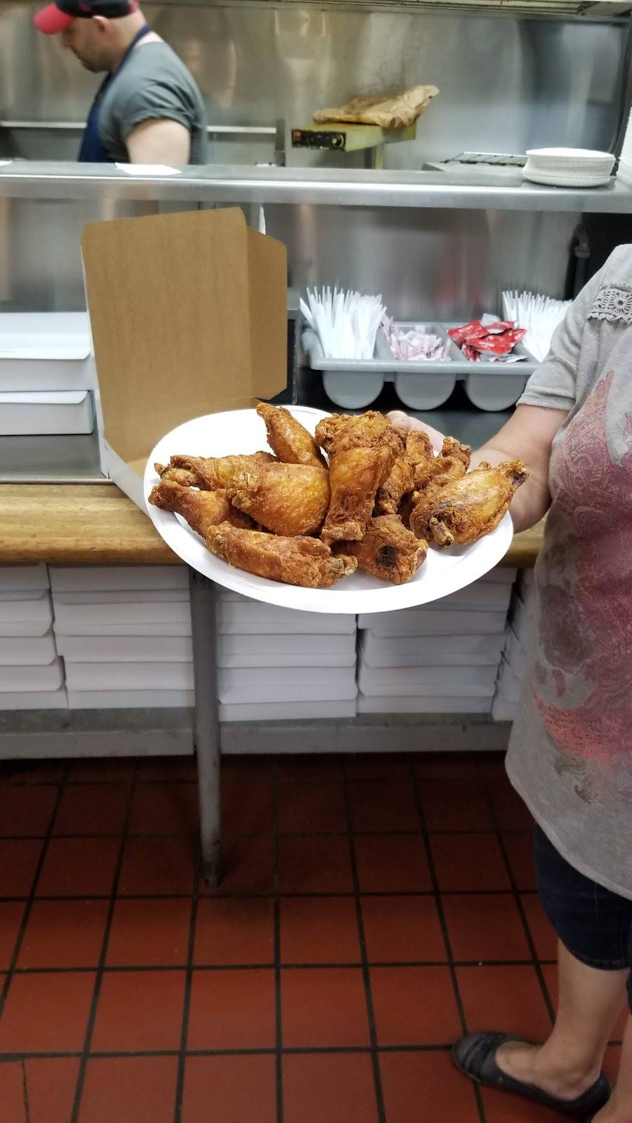 Petees Good Foods | restaurant | 101 N Main St, Travelers Rest, SC 29690, USA | 8648347315 OR +1 864-834-7315