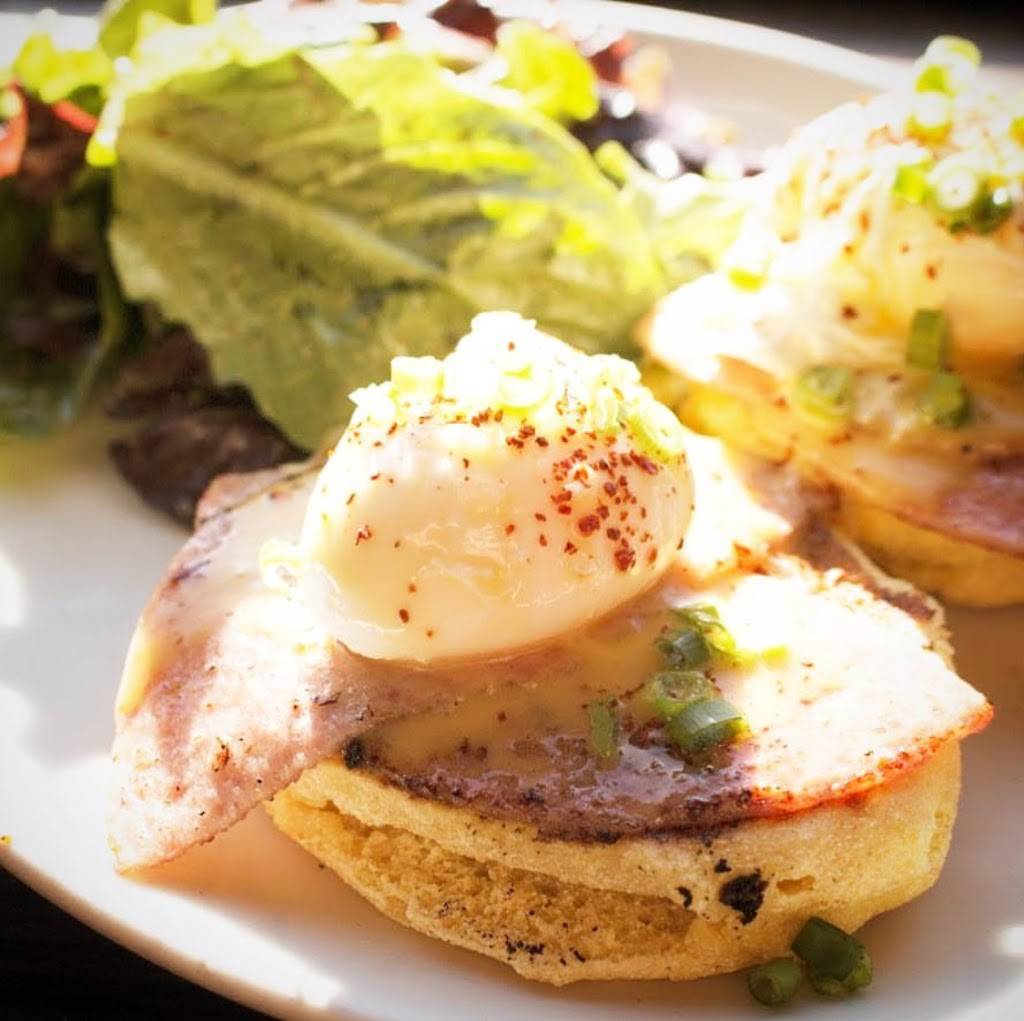 Hard Times Christmas Liquors at the Sunset Bar | restaurant | 445 Troutman St, Brooklyn, NY 11237, USA | 9179661666 OR +1 917-966-1666